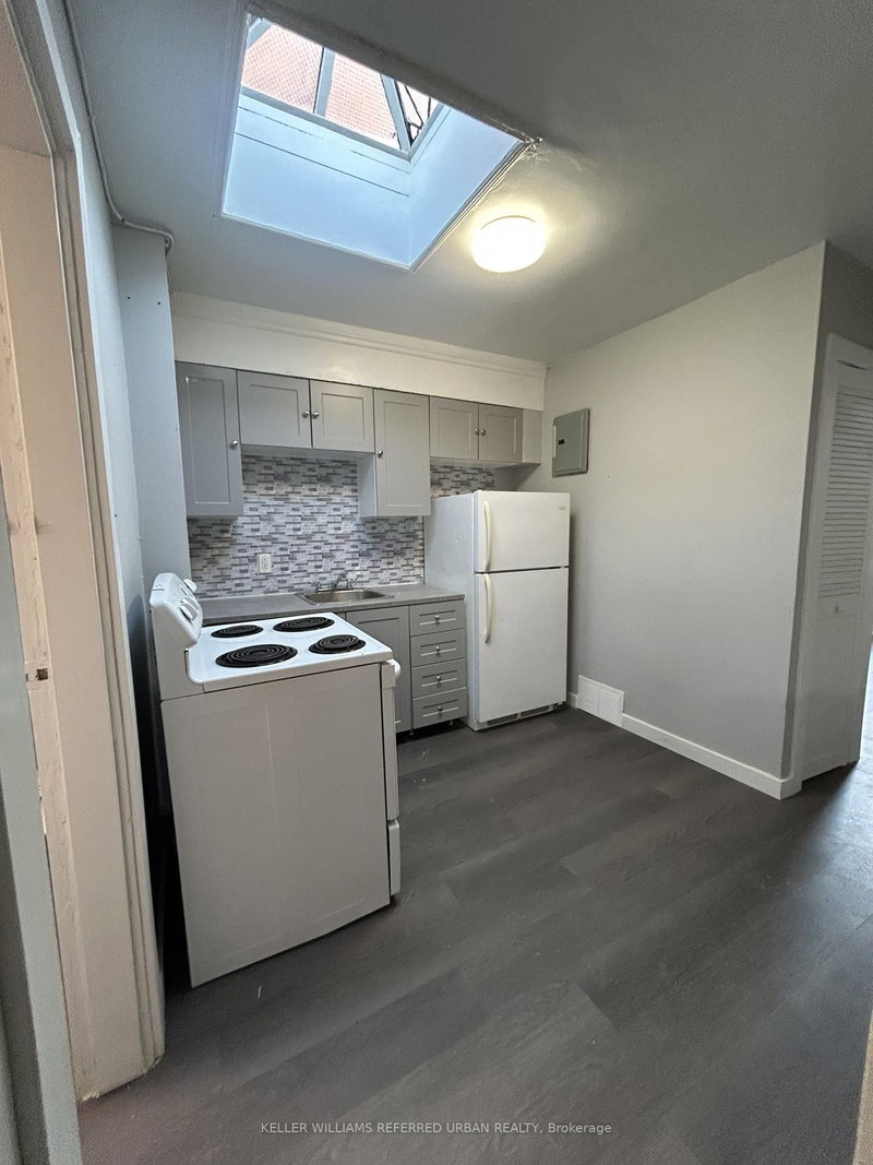 5 - 10140 Yonge St, Richmond Hill, L4C 1T6 | Image 3