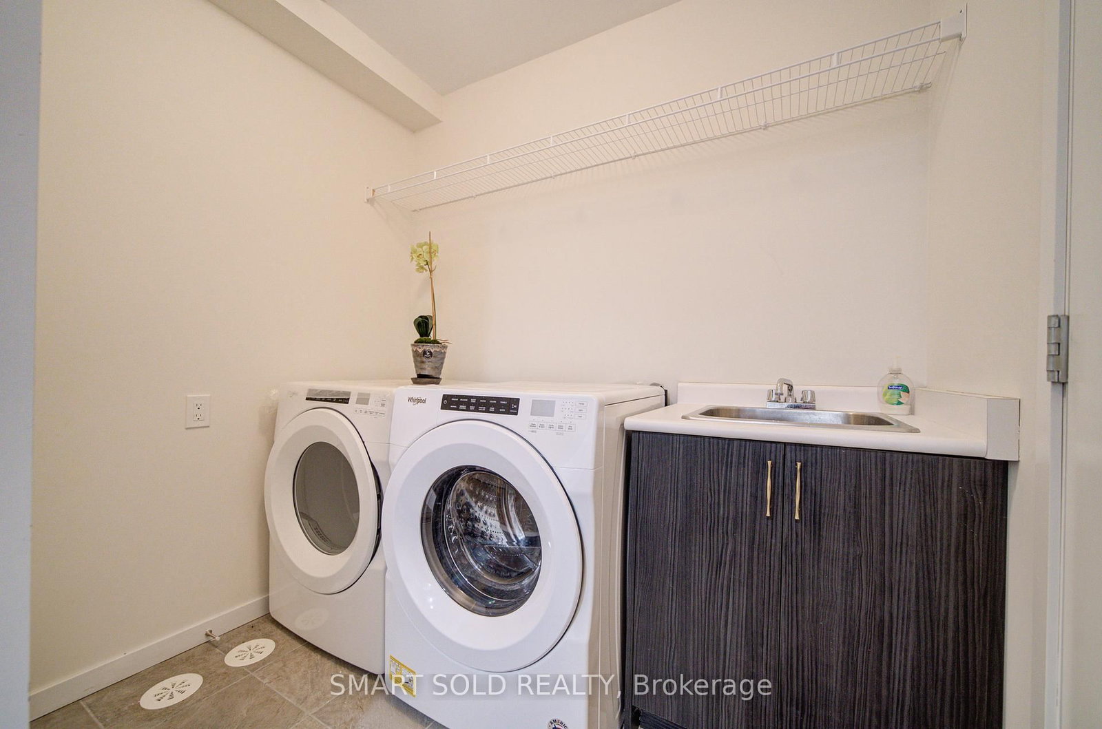 Townhouse for sale at 13 Armillo Place, Markham, Ontario, L6E 0V4 - Wismer - MLS: N12847198