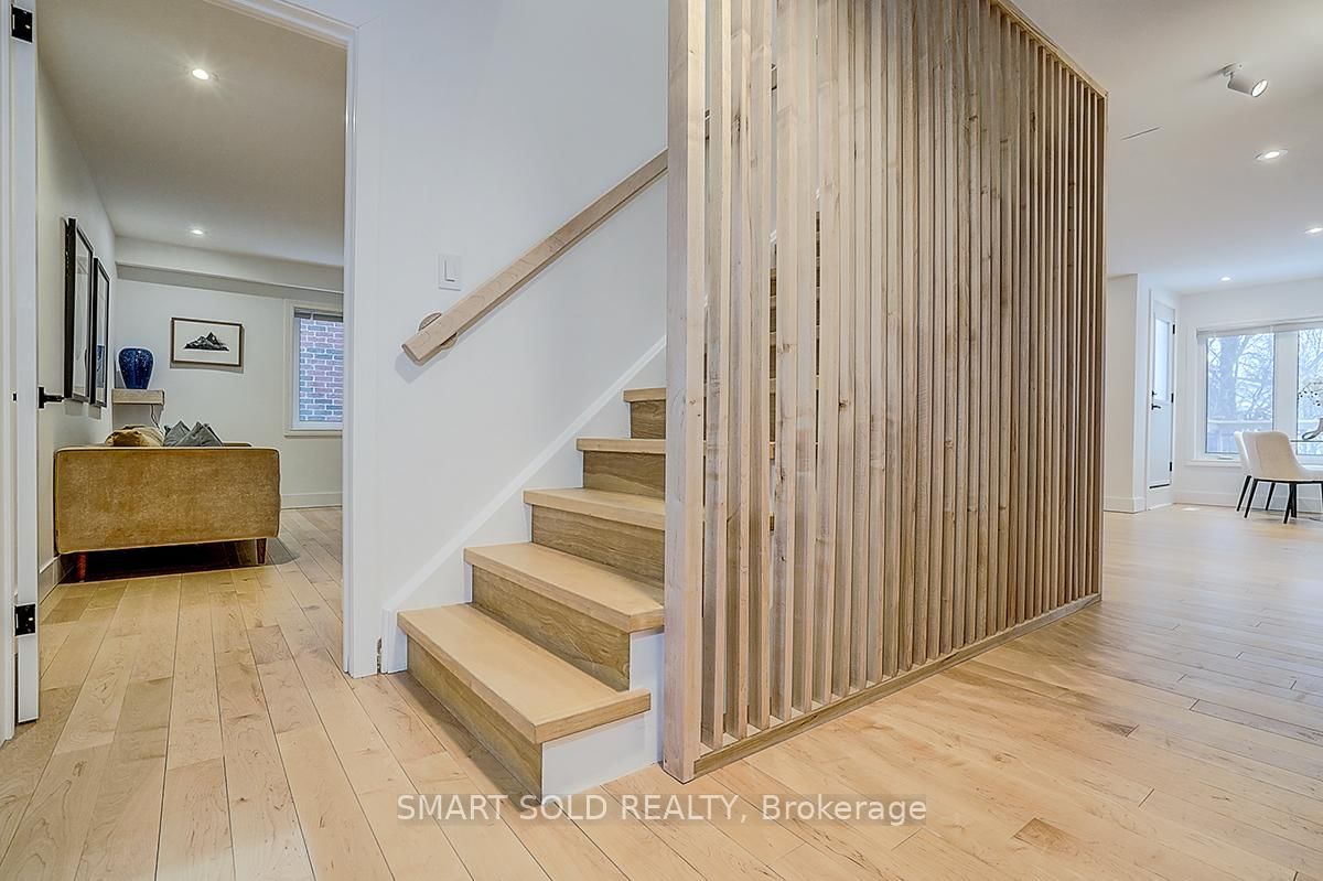 Detached House for sale at 197 Garden Avenue, Richmond Hill, Ontario, L4C 6L8 - South Richvale - MLS: N12847244