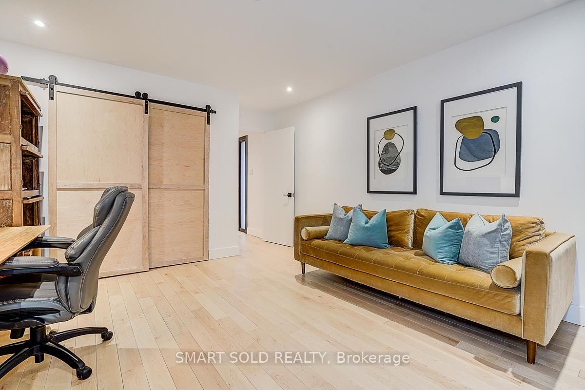 Detached House for sale at 197 Garden Avenue, Richmond Hill, Ontario, L4C 6L8 - South Richvale - MLS: N12847244