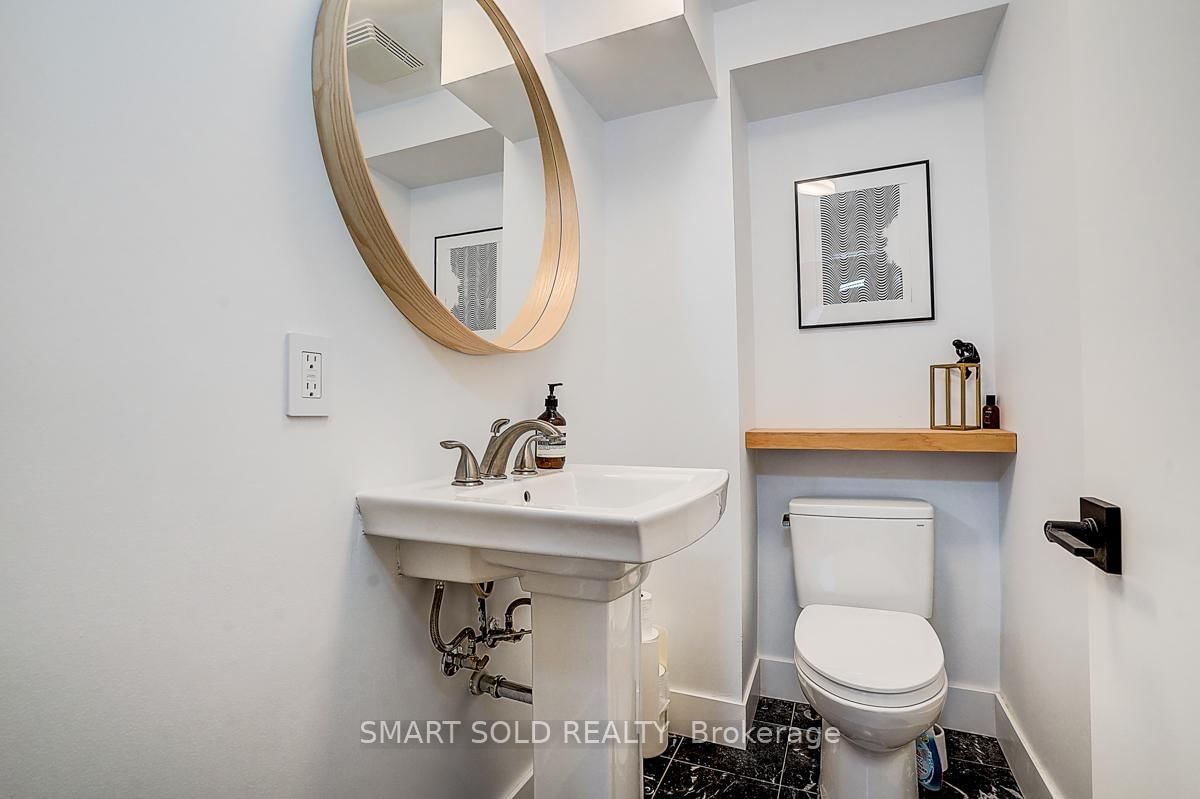 Detached House for sale at 197 Garden Avenue, Richmond Hill, Ontario, L4C 6L8 - South Richvale - MLS: N12847244