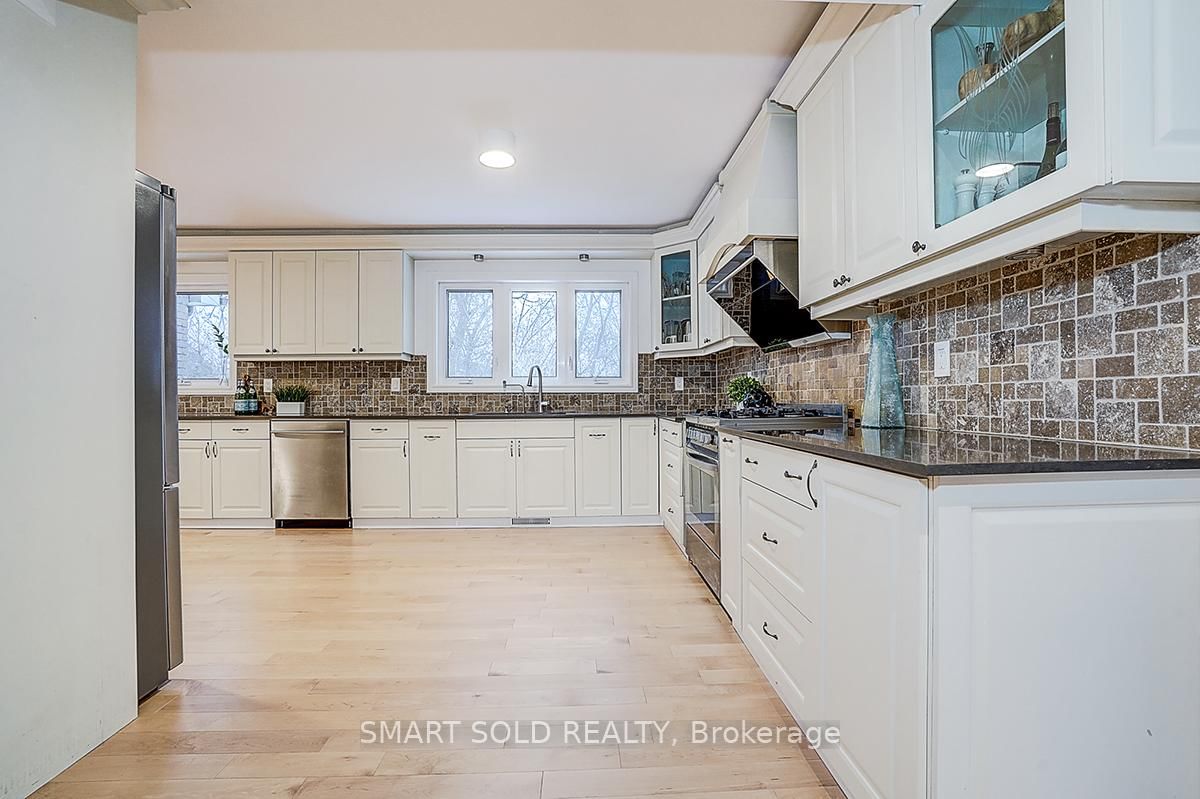 Detached House for sale at 197 Garden Avenue, Richmond Hill, Ontario, L4C 6L8 - South Richvale - MLS: N12847244