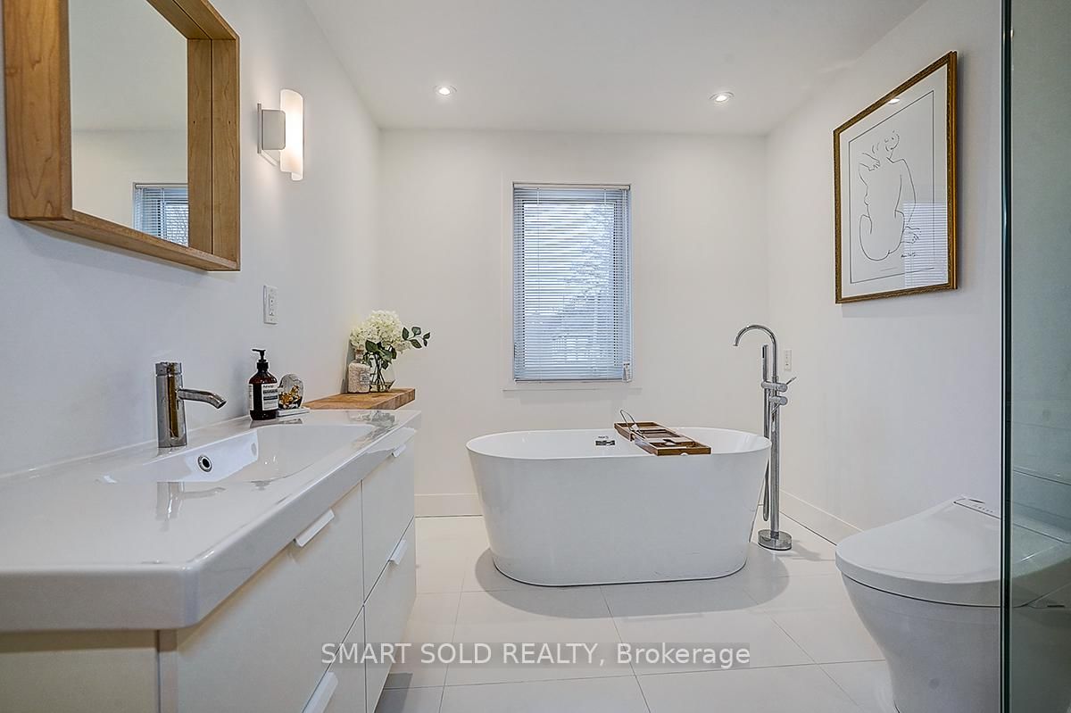 Detached House for sale at 197 Garden Avenue, Richmond Hill, Ontario, L4C 6L8 - South Richvale - MLS: N12847244