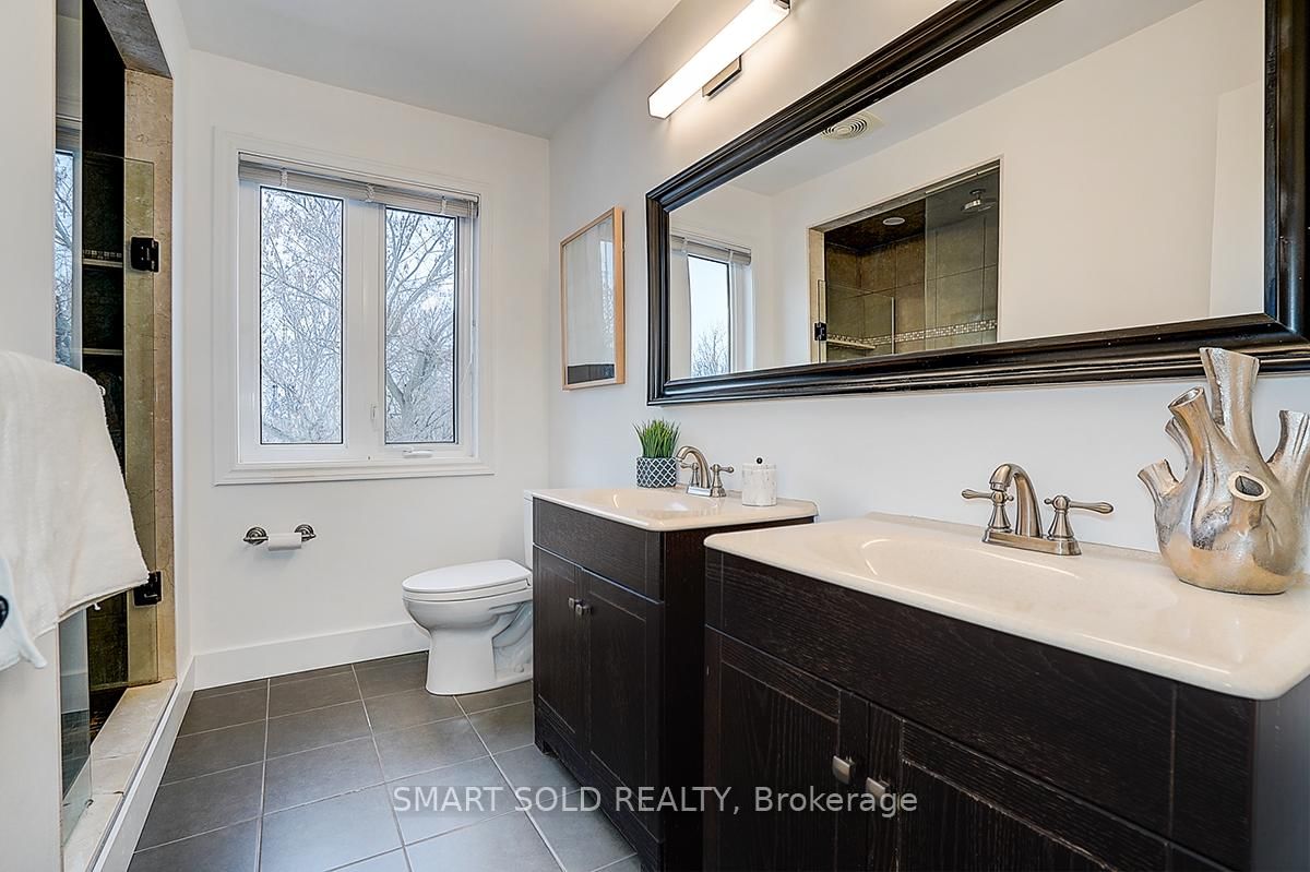 Detached House for sale at 197 Garden Avenue, Richmond Hill, Ontario, L4C 6L8 - South Richvale - MLS: N12847244