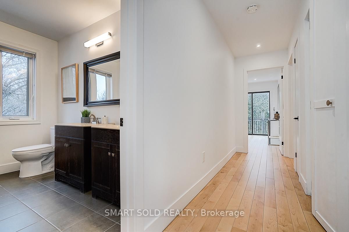 Detached House for sale at 197 Garden Avenue, Richmond Hill, Ontario, L4C 6L8 - South Richvale - MLS: N12847244