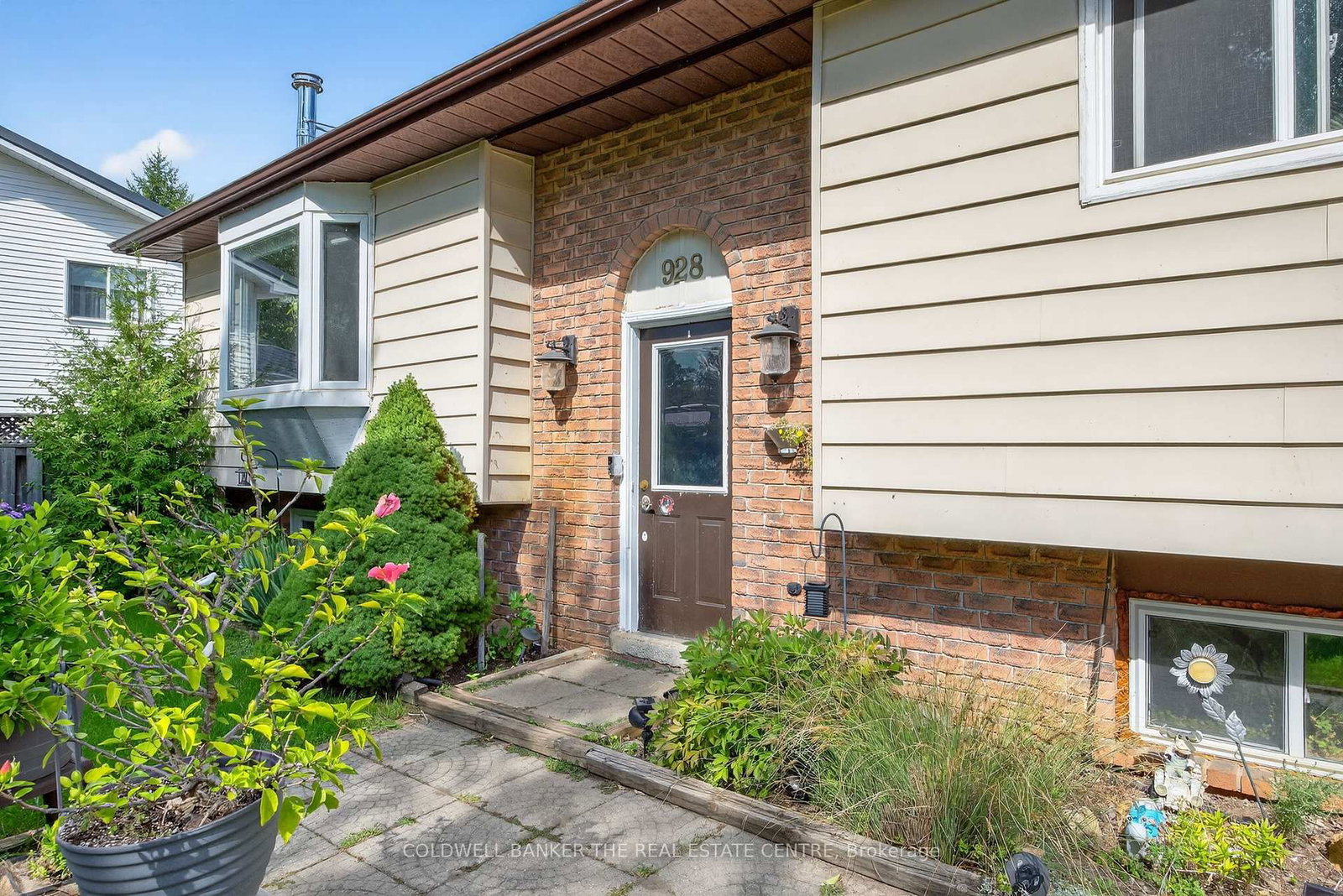 Detached House for sale at 928 Blackwoods Avenue, Innisfil, Ontario, L9S 1S6 - Alcona - MLS: N12847688