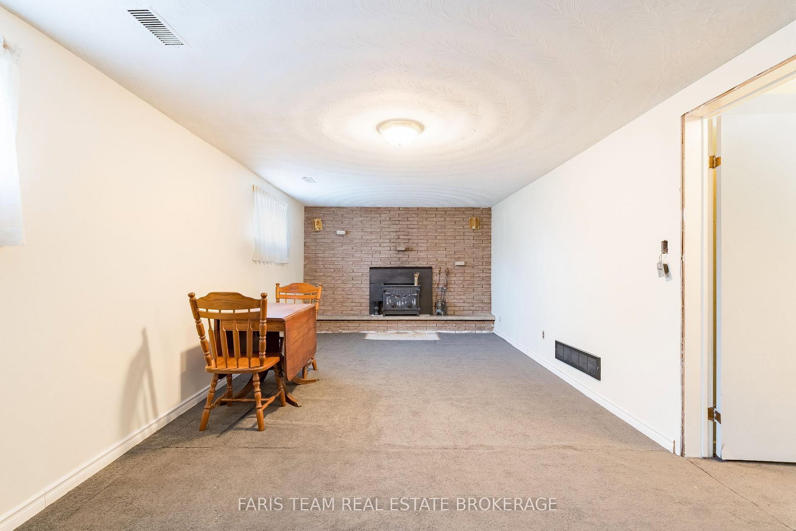 Detached House for sale at 807 Cook Street, Innisfil, Ontario, L9S 2J1 - Rural Innisfil - MLS: N12847698