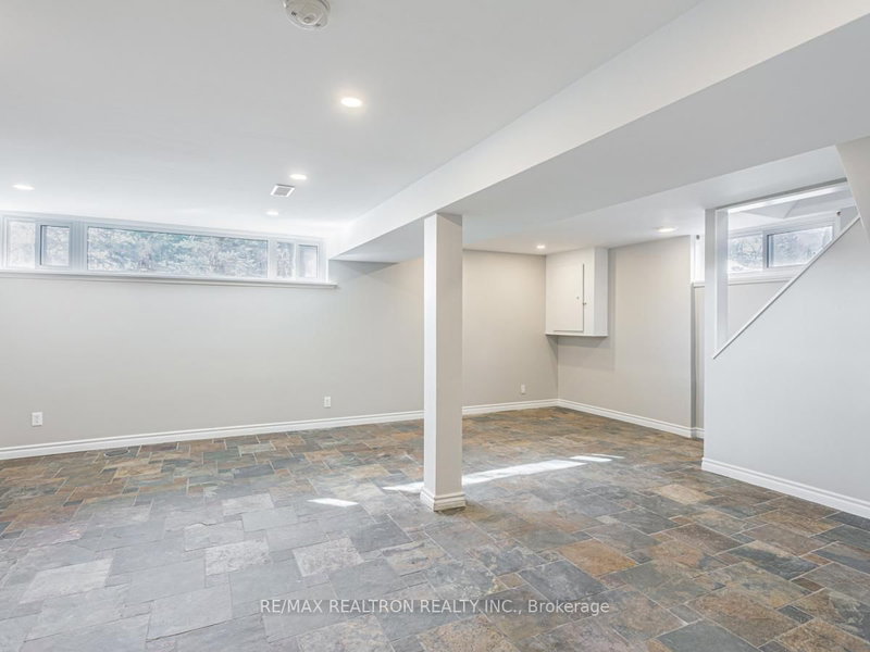 72B Dunning Ave, Aurora, L4G 1A3 | Image 3