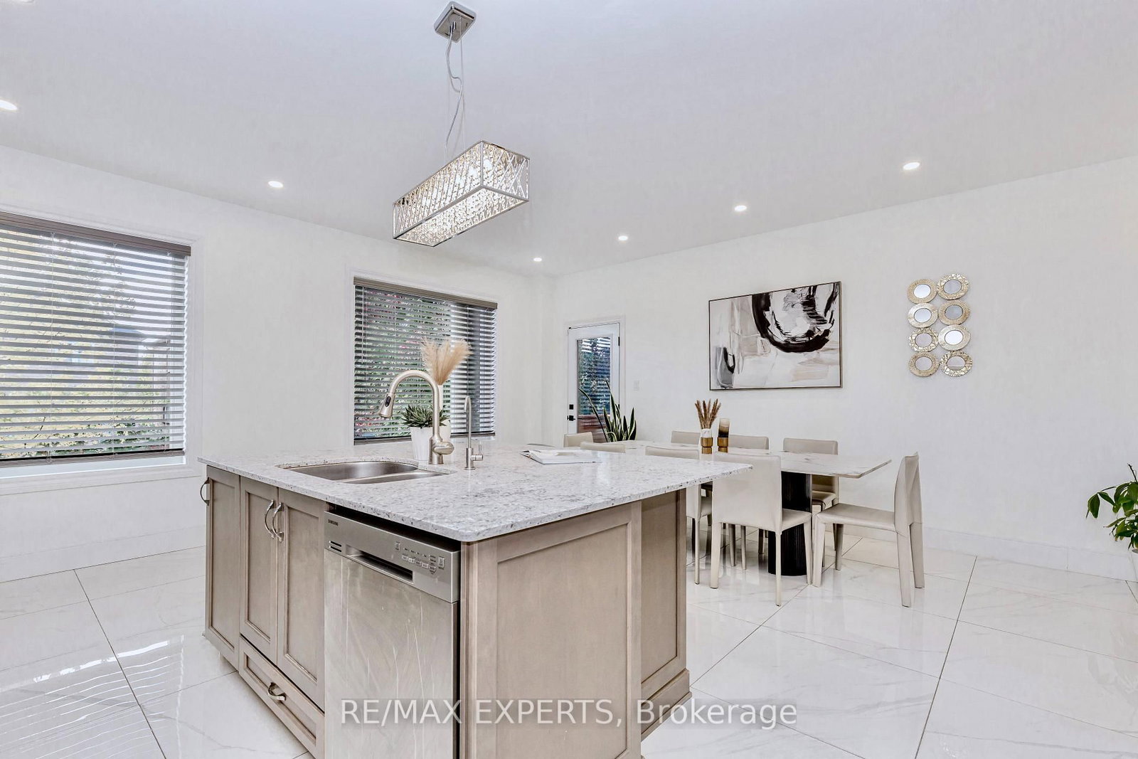 Detached House for sale at 193 Fairlane Crescent, Vaughan, Ontario, L4H 2H1 - Vellore Village - MLS: N12847952