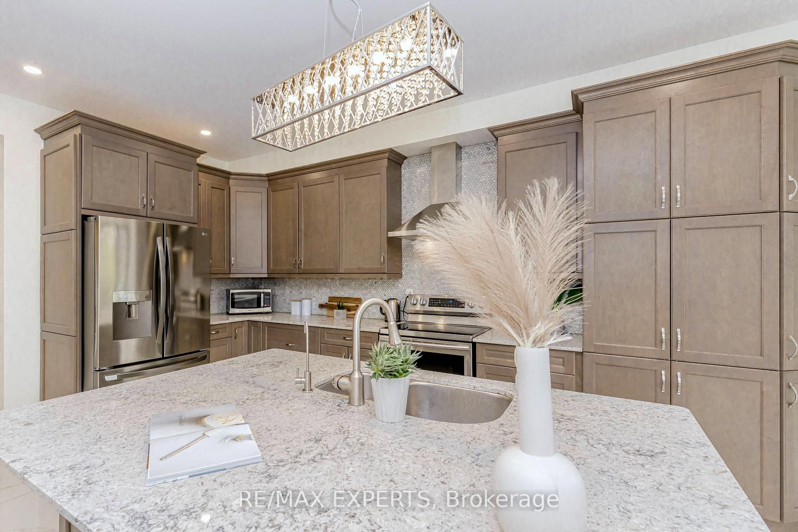 Detached House for sale at 193 Fairlane Crescent, Vaughan, Ontario, L4H 2H1 - Vellore Village - MLS: N12847952