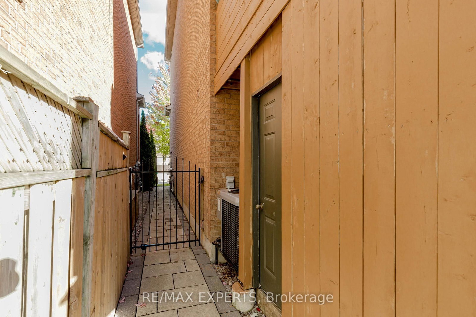 Detached House for sale at 193 Fairlane Crescent, Vaughan, Ontario, L4H 2H1 - Vellore Village - MLS: N12847952