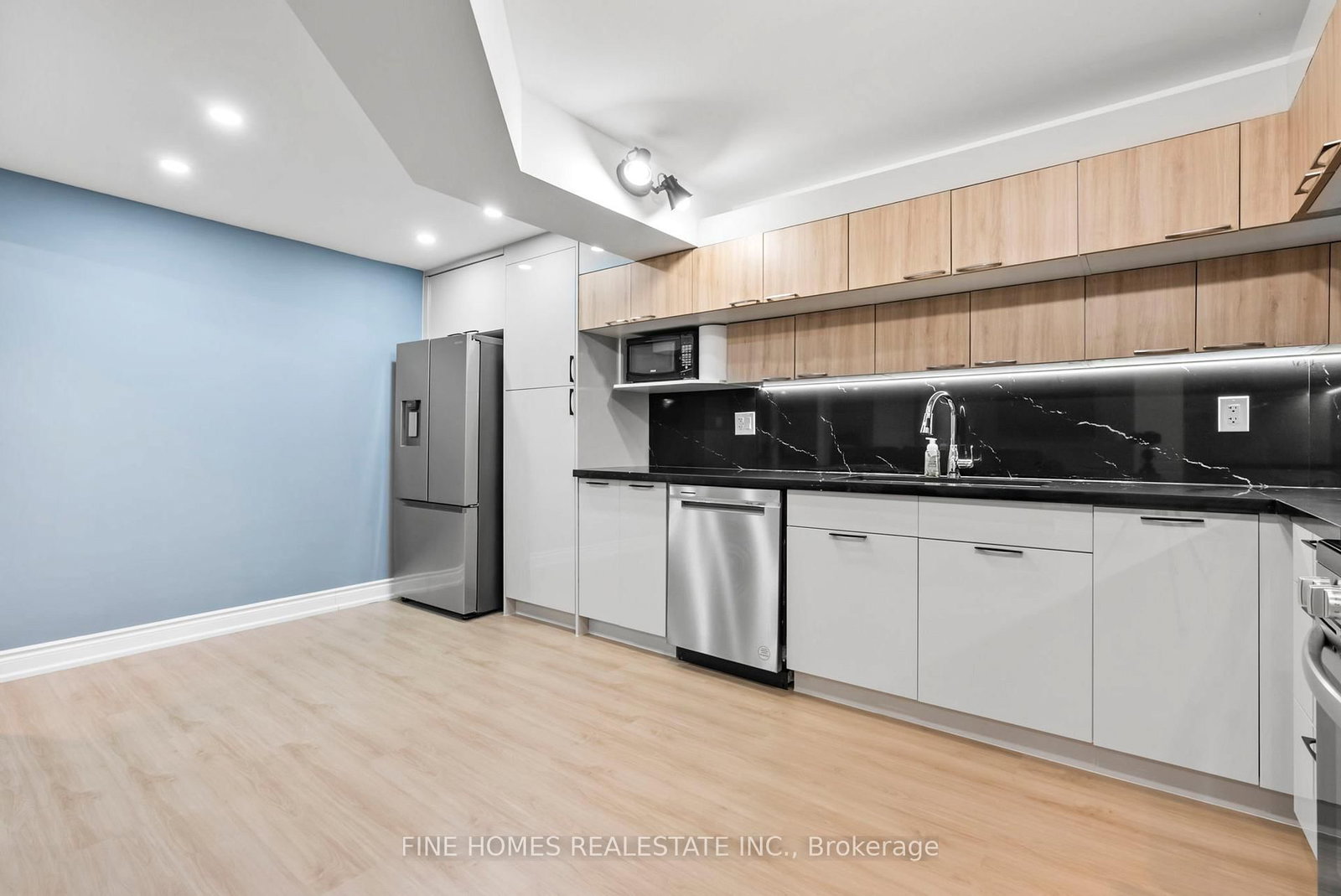 Detached House for sale at 109 Angelina Avenue, Vaughan, Ontario, L4L 8N9 - Vaughan Grove - MLS: N12848266