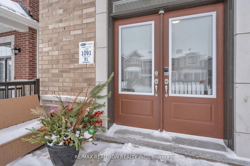 669 Newlove St, Innisfil, L9S 0R9 | Image 2