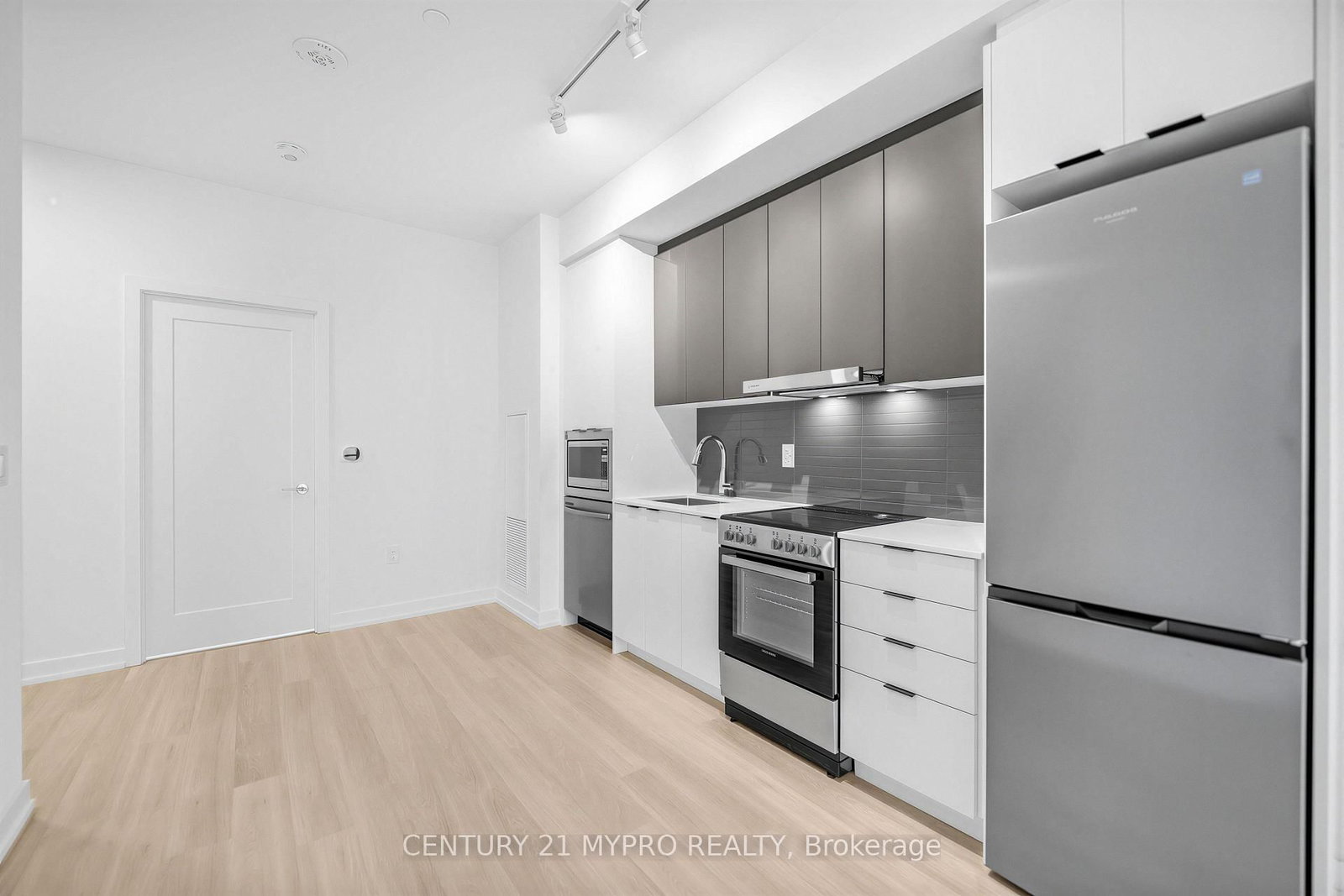 9763 Markham Road, Unit 1803 - Photo 14