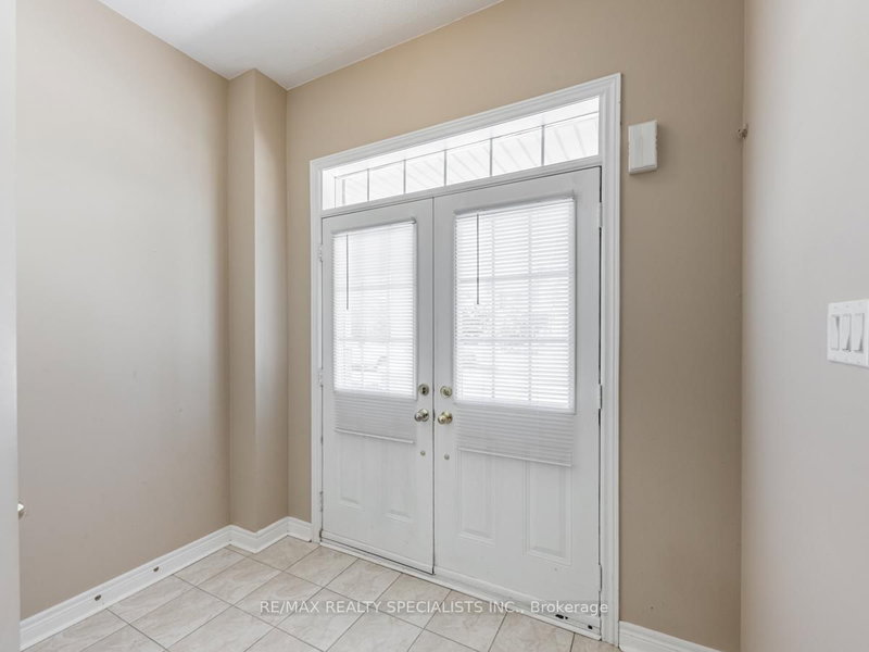 Upper - 69 Princess Diana Dr, Markham, L6C 0G9 | Image 3