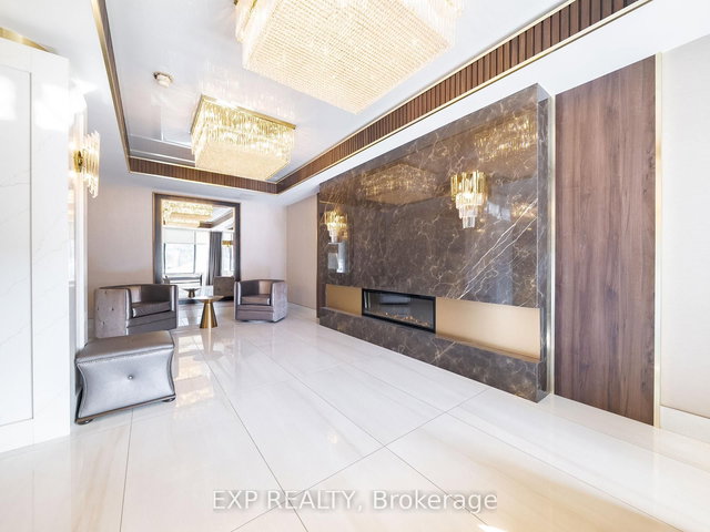 1602 - 7420 Bathurst Street