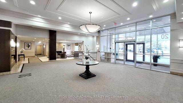 811 - 20 North Park Road