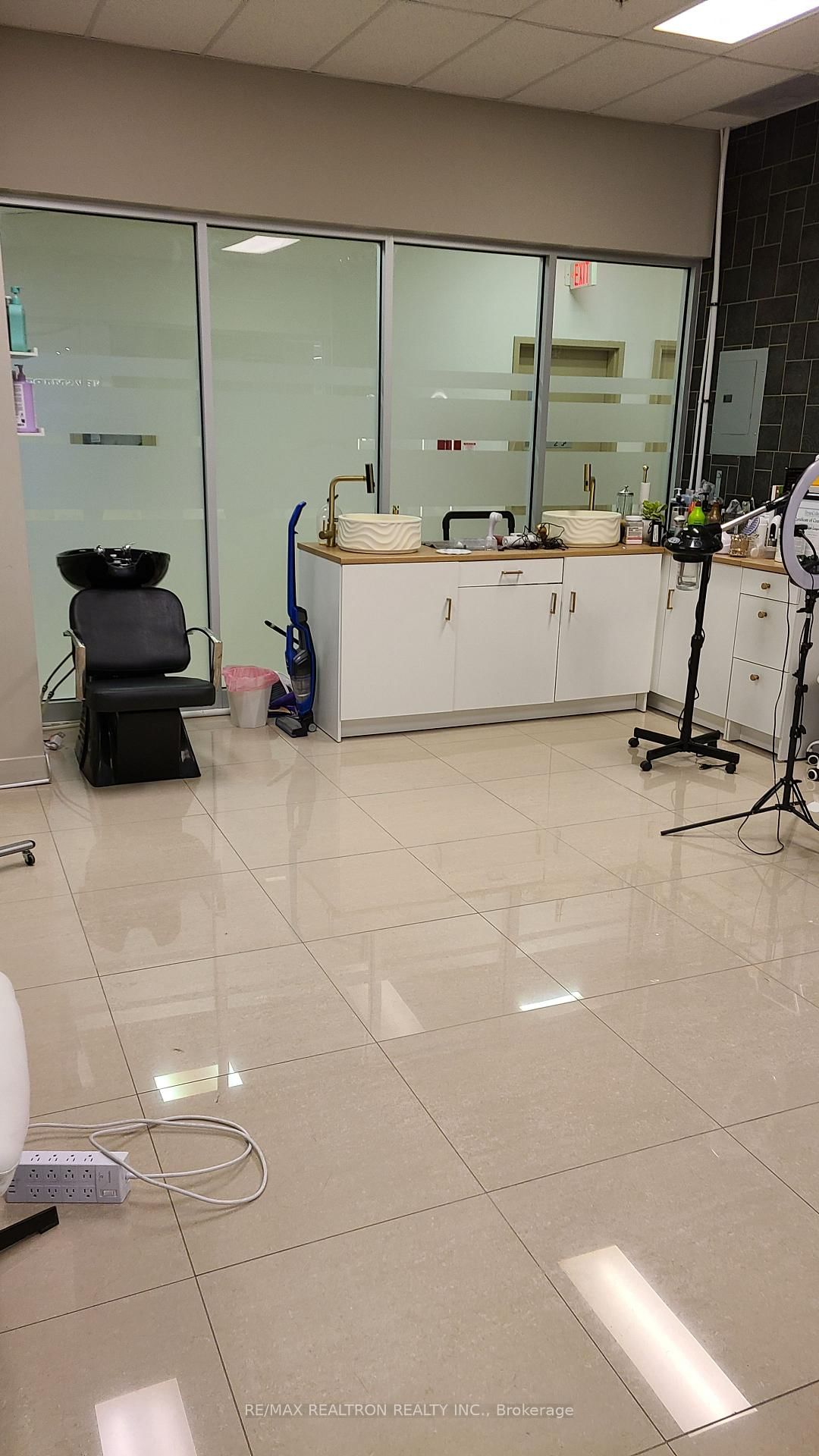 7163 Yonge Street, Unit 283 - Photo 16