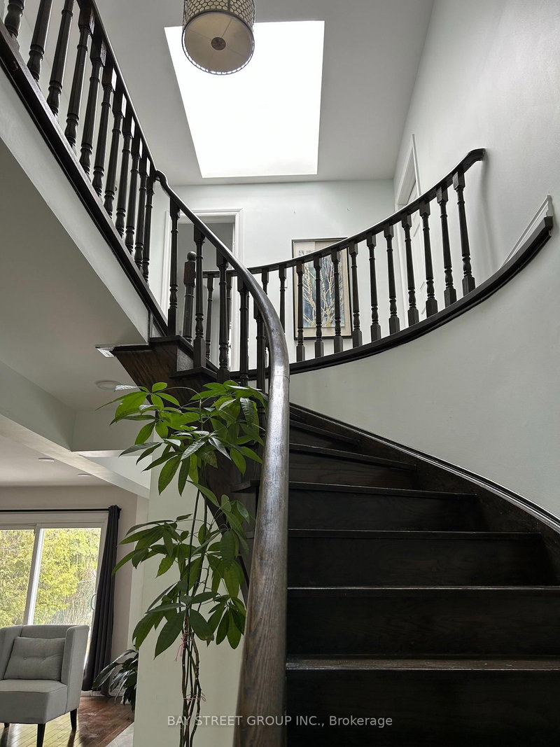 212 risebrough Crct, Markham, L3R 3H9 | Image 3