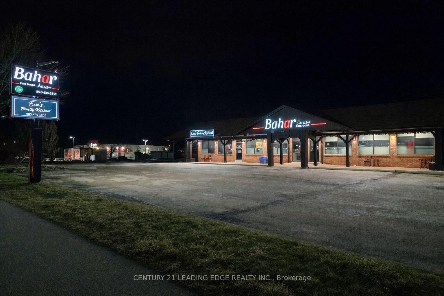 591 The Queensway South - Photo 29