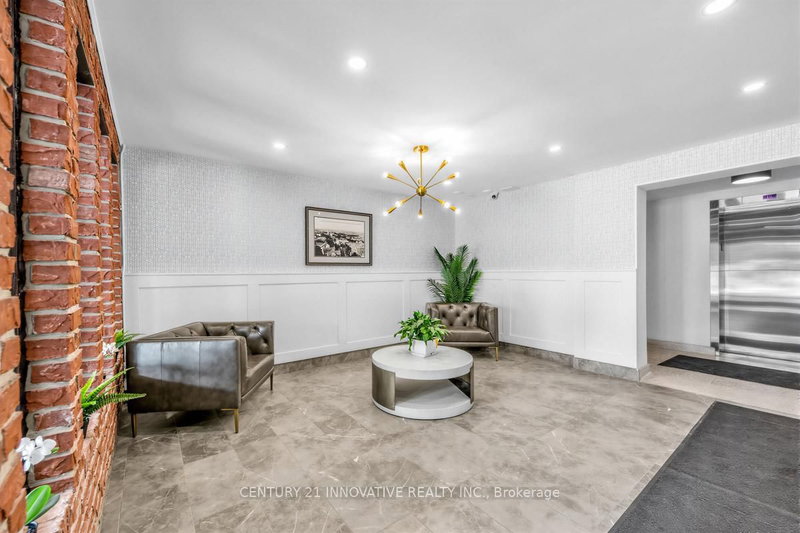 504 - 67 Richmond St, Richmond Hill, L4C 3Y3 | Image 2