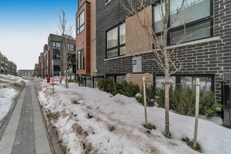 191 - 2-20 Lytham Green Circ, Newmarket, L3Y 0H3 | Image 2