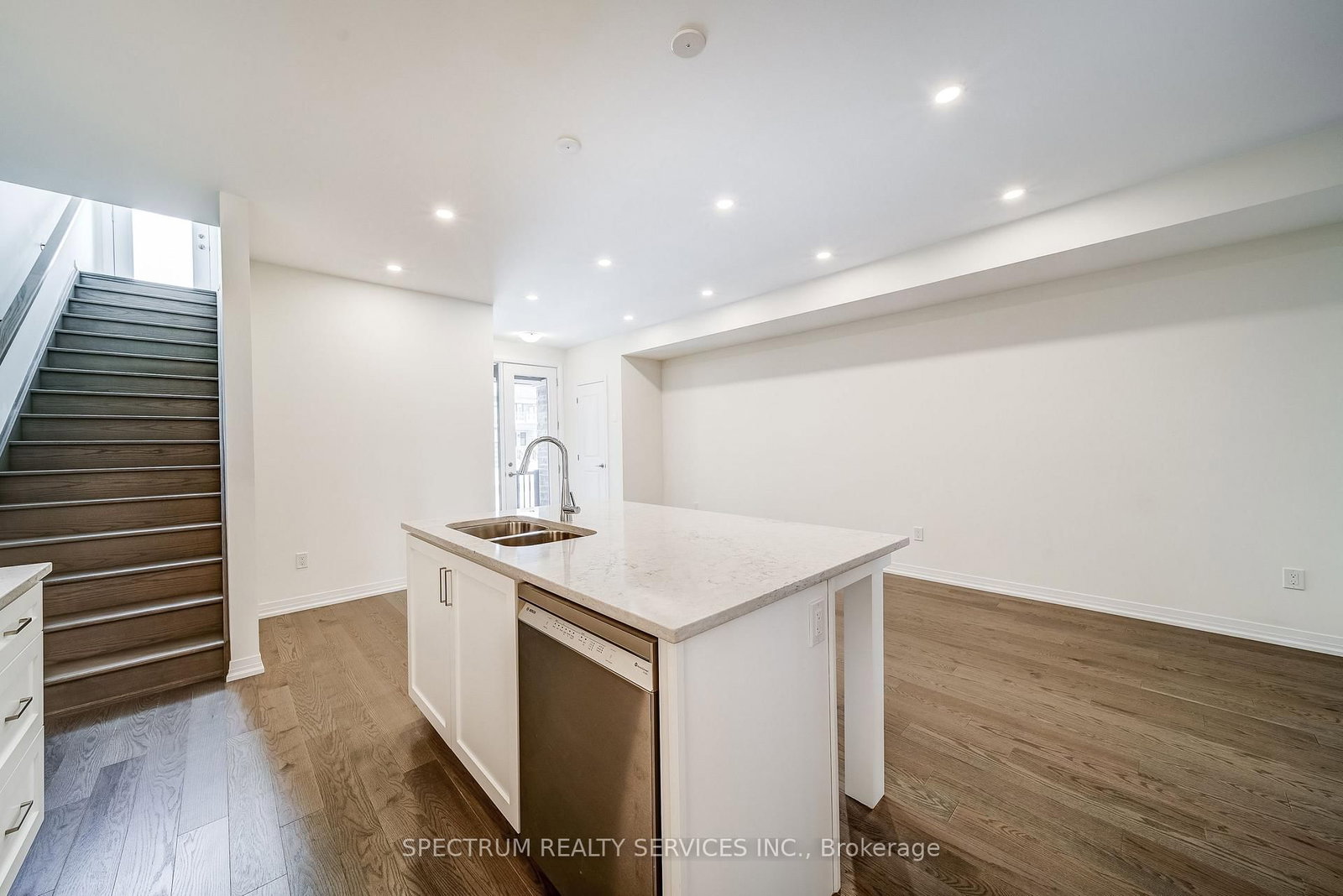 Townhouse for sale at 136 Adario Crescent, Vaughan, Ontario, L4H 4P7 - Vellore Village - MLS: N12853776