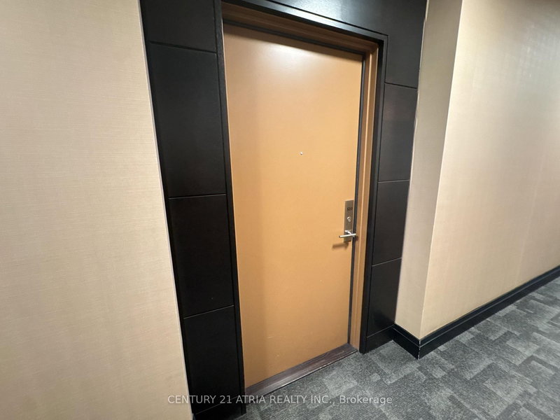 810 - 520 Steeles Ave W, Vaughan, L4J 0H2 | Image 2