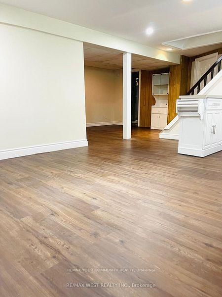 48 Clearview Hts N, King, L7B 1H5 | Image 3