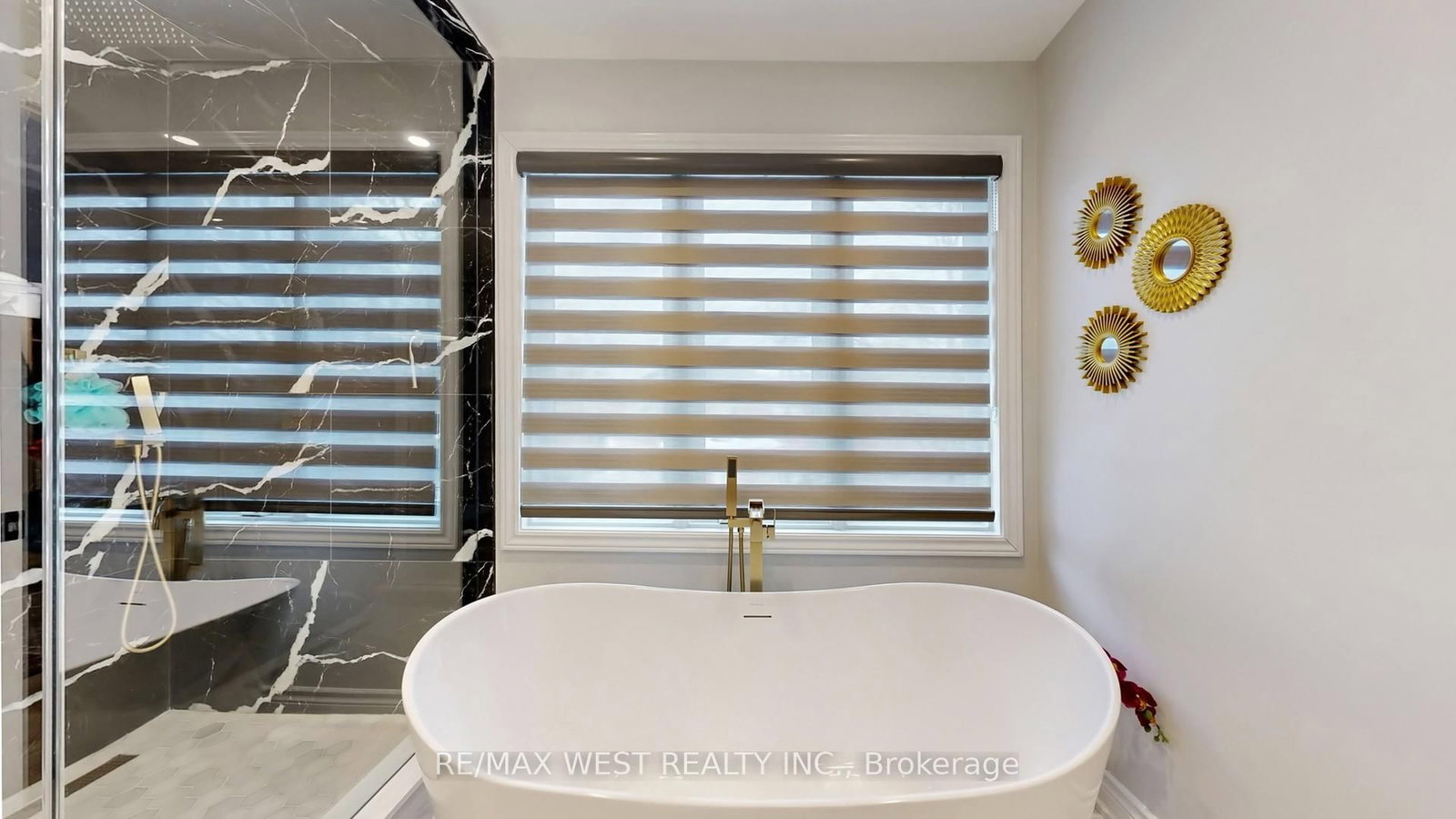 Detached House for sale at 31 Mulholland Drive, Vaughan, Ontario, L4J 7T7 - Beverley Glen - MLS: N12854910