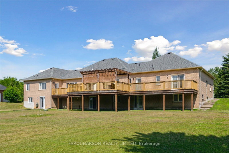 39 Deer Ridge Rd, Uxbridge, L0C 1A0 | Image 2