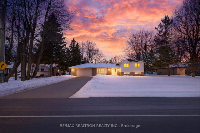 66 Lakeland Crescent