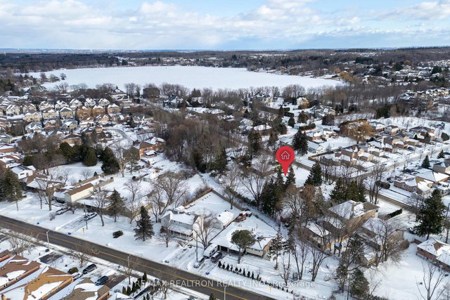 66 Lakeland Crescent