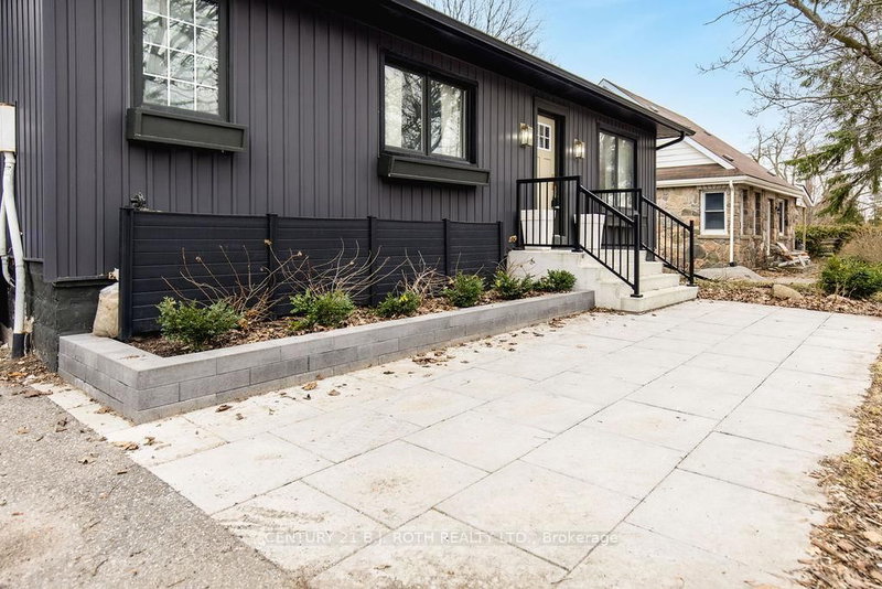7845 YONGE St, Innisfil, L9S 1K8 | Image 2