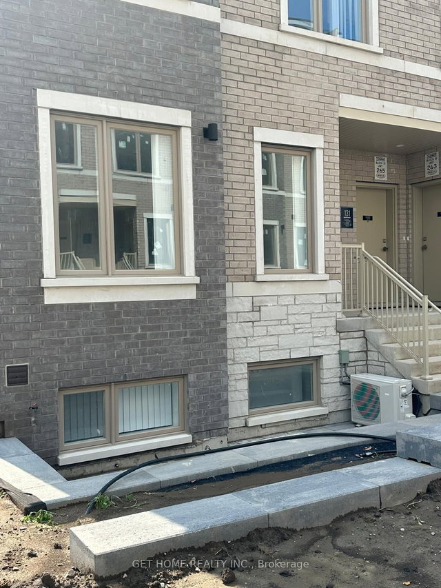 TH222 - 131 Honeycrisp Crescent