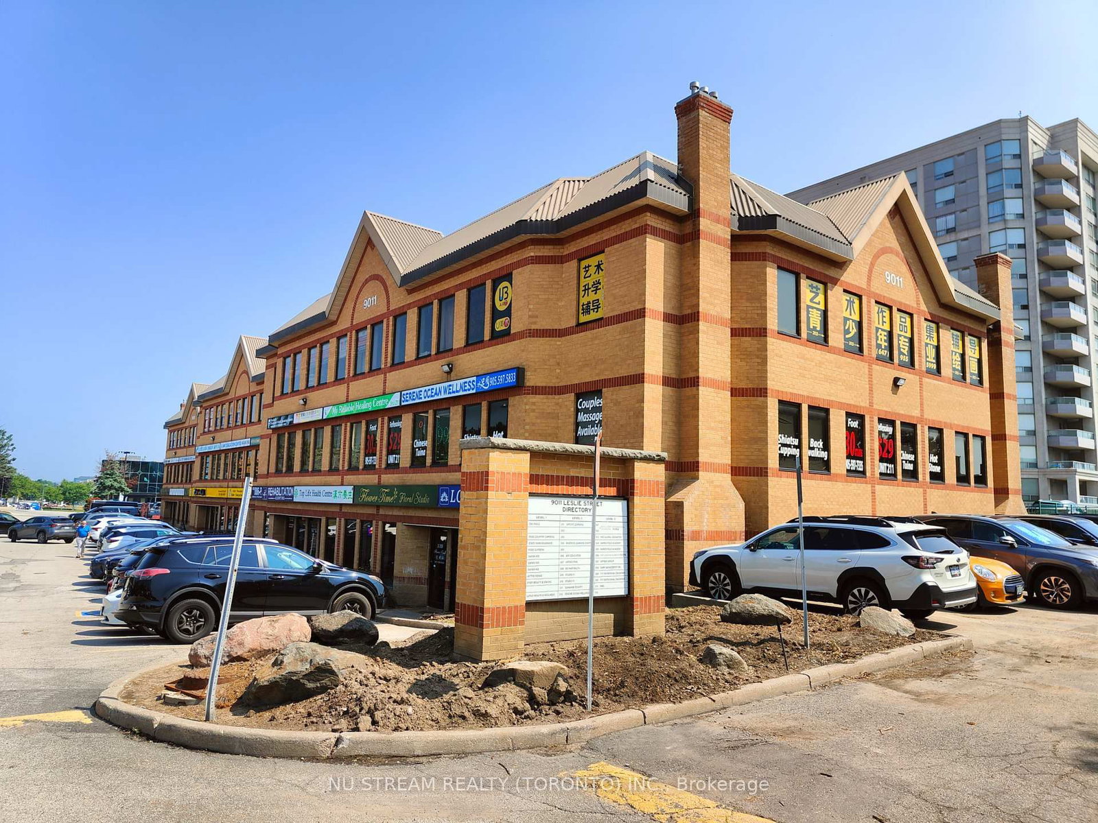 9011 Leslie Street, Unit 307 - Photo 2