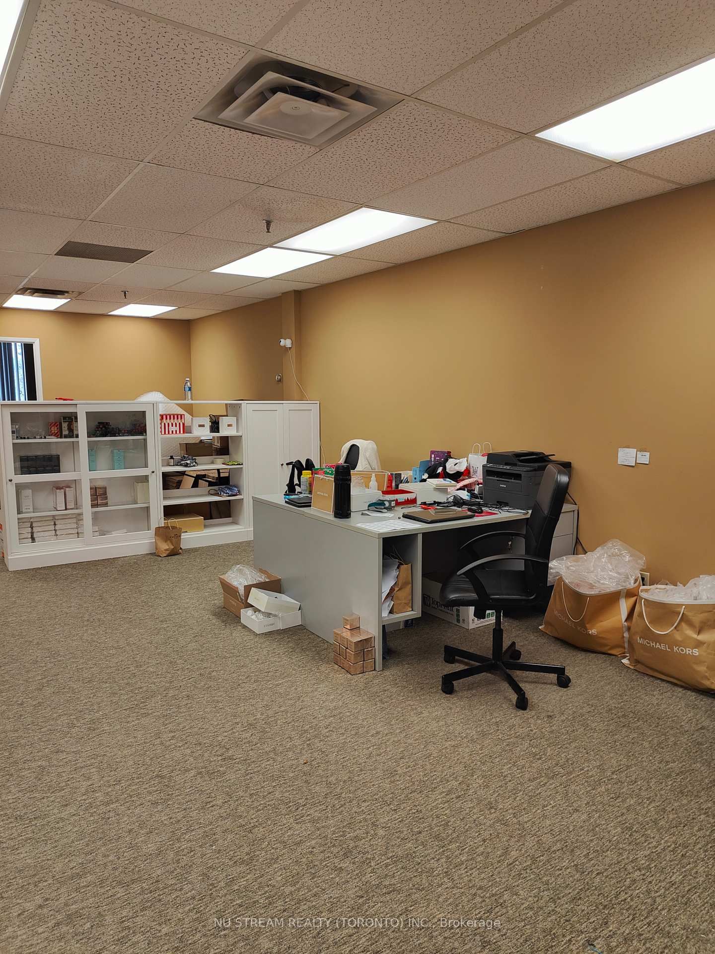 9011 Leslie Street, Unit 307 - Photo 4