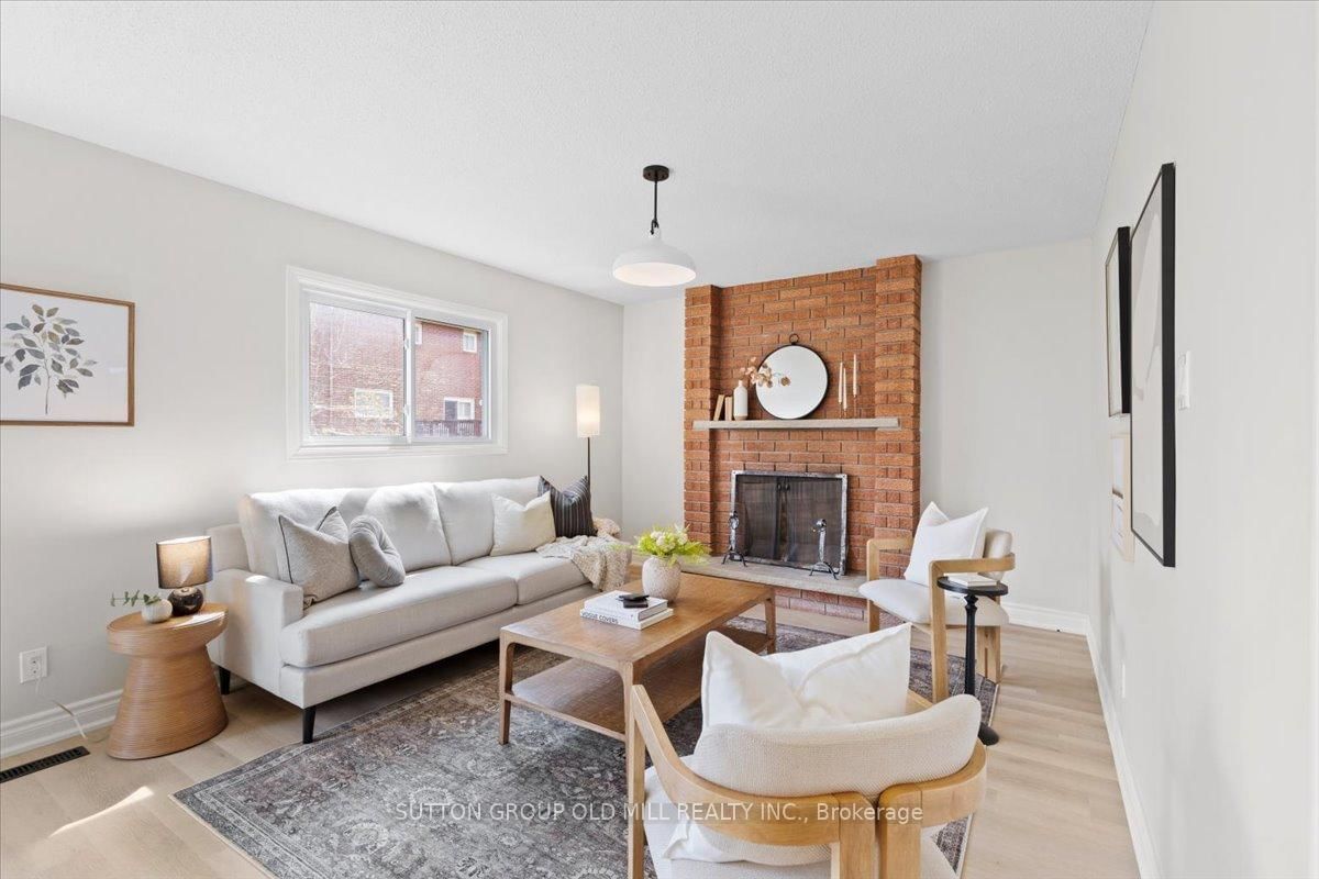 Detached House for sale at 37 Brandy Crescent, Vaughan, Ontario, L4L 3C5 - East Woodbridge - MLS: N12857700