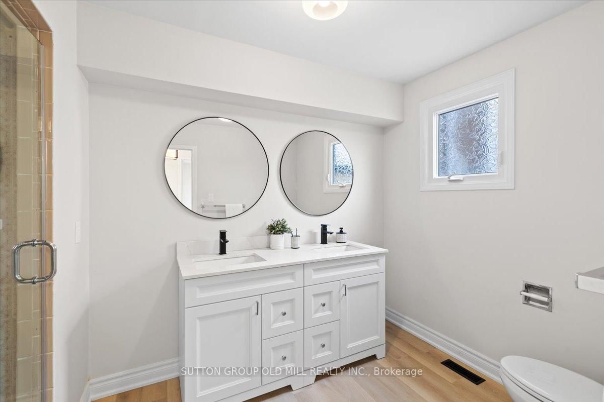 Detached House for sale at 37 Brandy Crescent, Vaughan, Ontario, L4L 3C5 - East Woodbridge - MLS: N12857700