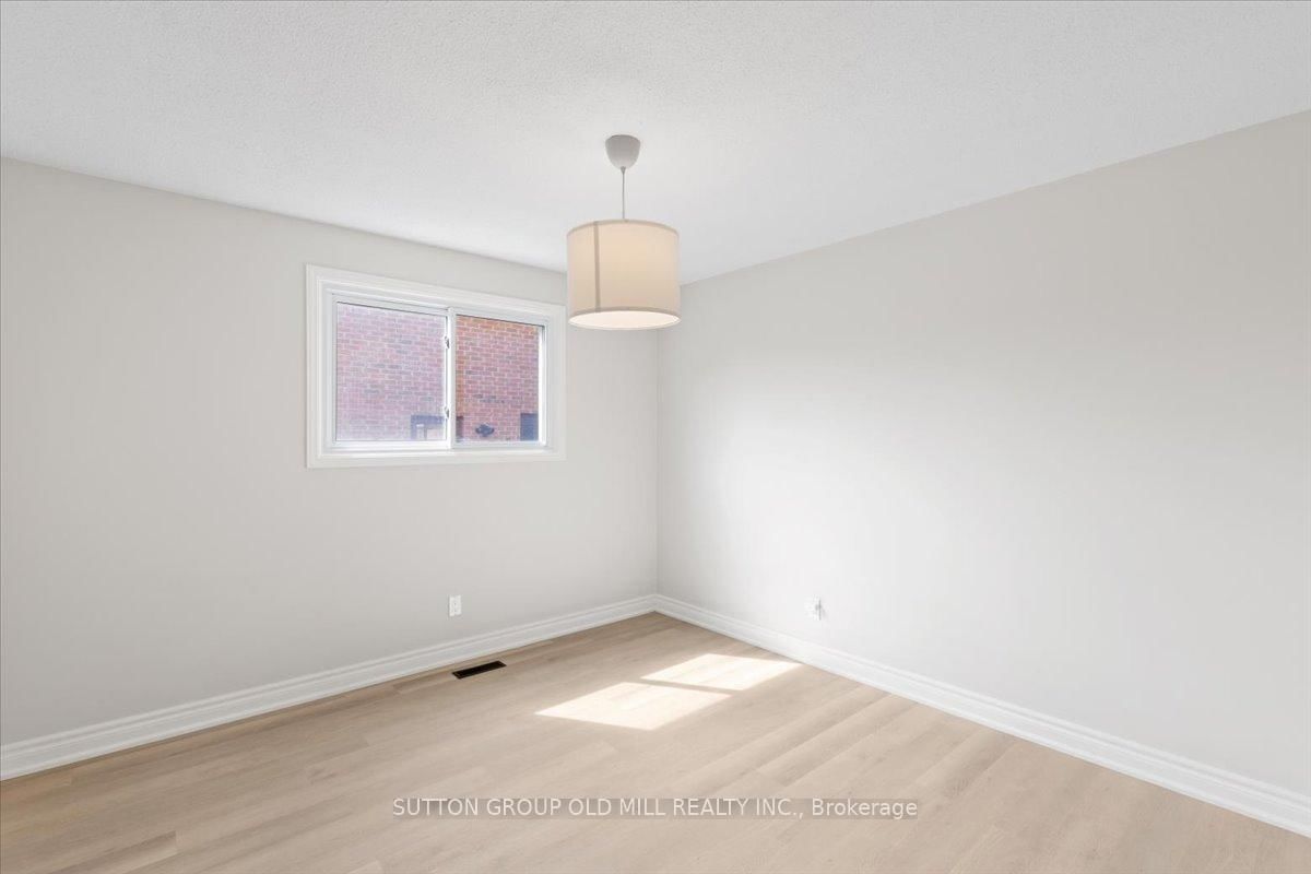 Detached House for sale at 37 Brandy Crescent, Vaughan, Ontario, L4L 3C5 - East Woodbridge - MLS: N12857700