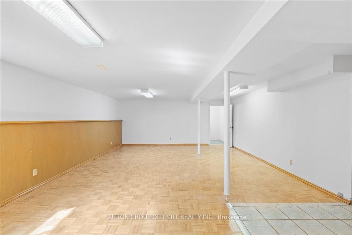 Detached House for sale at 37 Brandy Crescent, Vaughan, Ontario, L4L 3C5 - East Woodbridge - MLS: N12857700