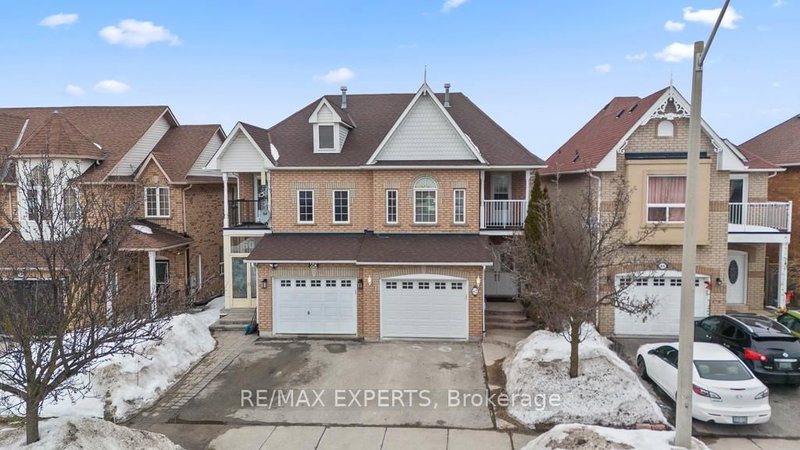 62 Colonial Cres, Richmond Hill, L4E 3X3 | Image 2