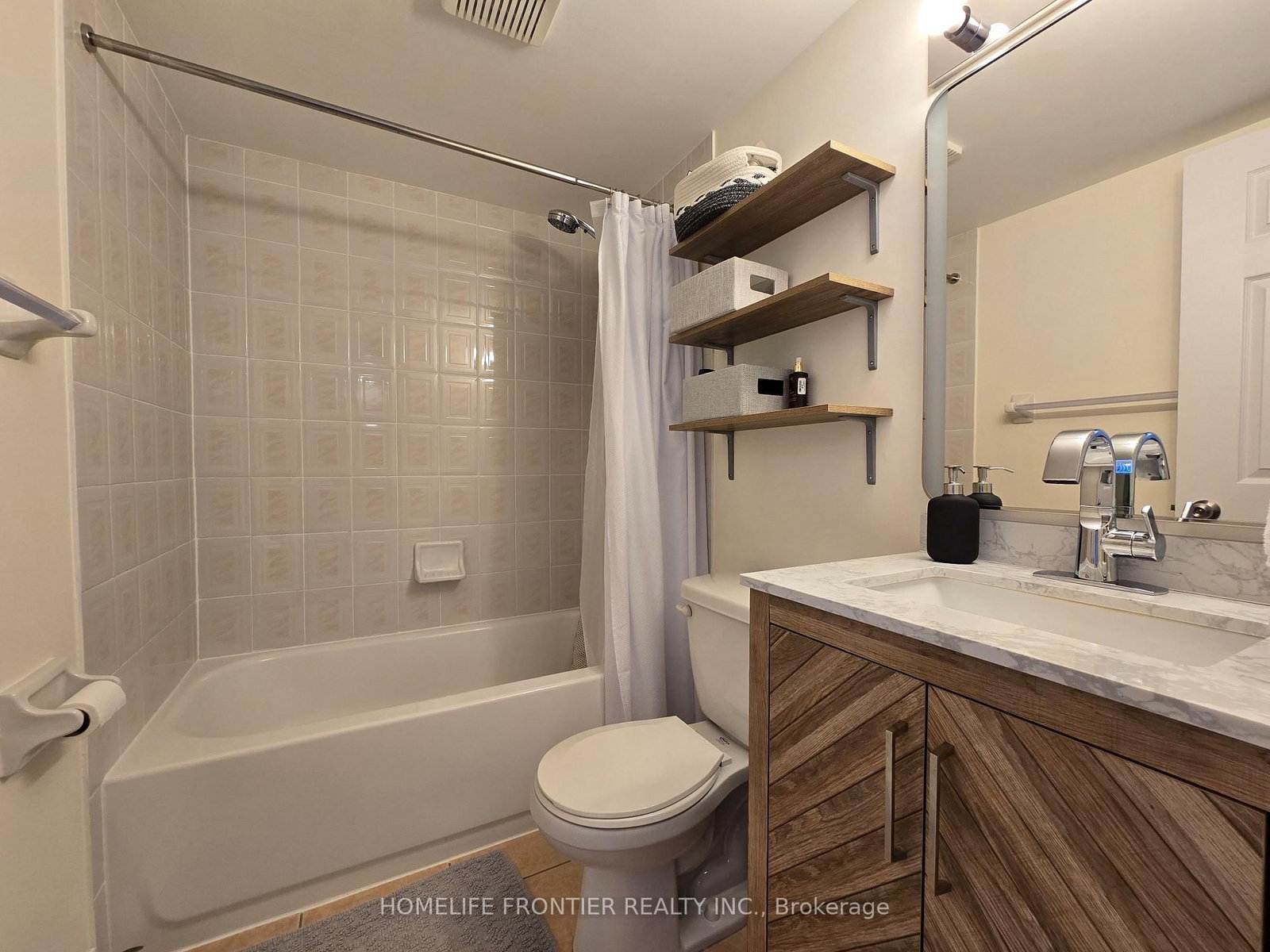 Condo for sale at 201-35 Hunt Avenue, Richmond Hill, Ontario, L4C 4H1 - Mill Pond - MLS: N12857898