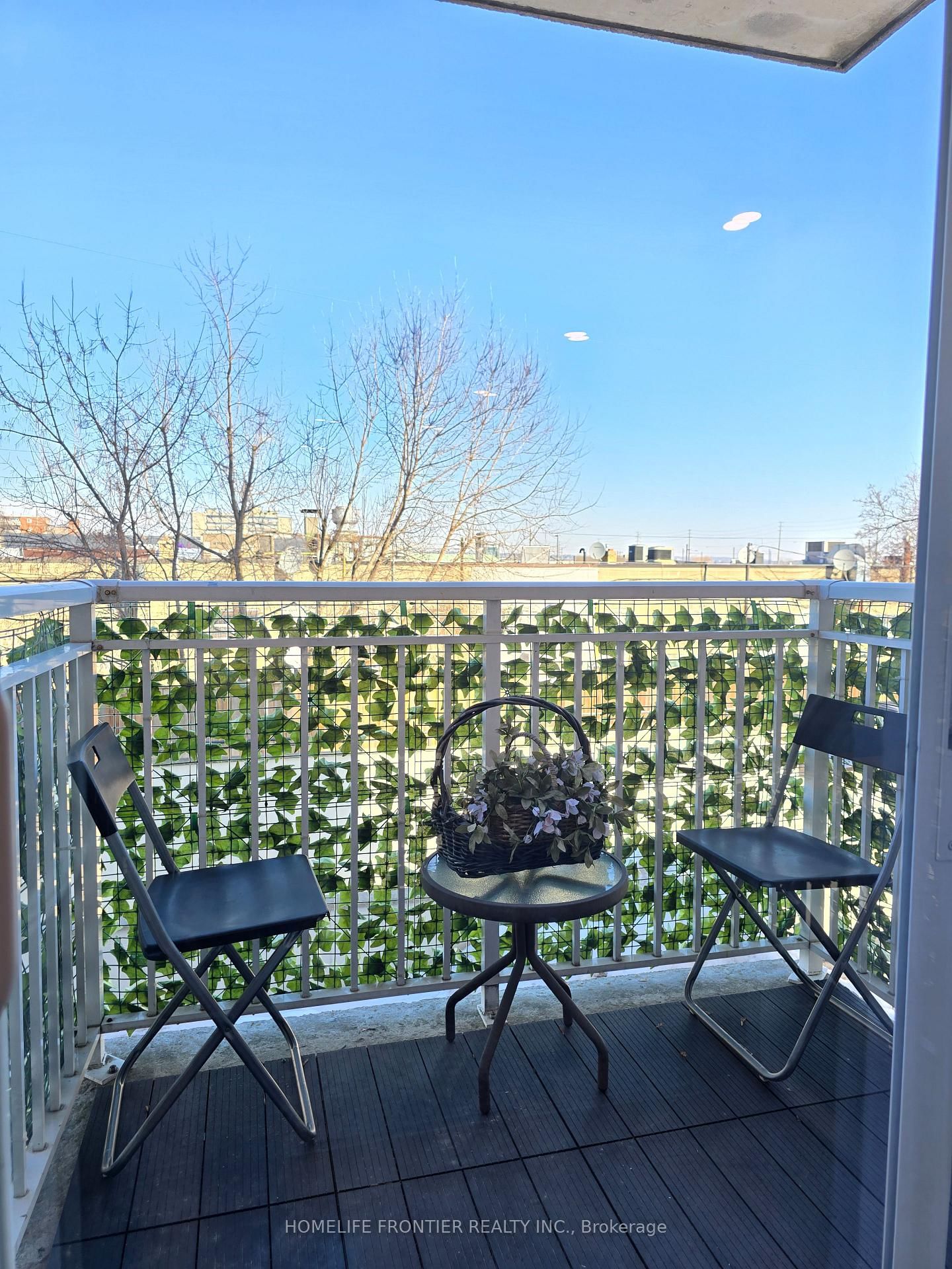 Condo for sale at 201-35 Hunt Avenue, Richmond Hill, Ontario, L4C 4H1 - Mill Pond - MLS: N12857898