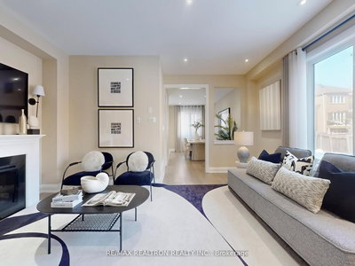 18 London Pride Drive, Richmond Hill, Ontario image-0-3