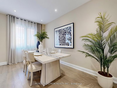 18 London Pride Drive, Richmond Hill, Ontario image-0-4