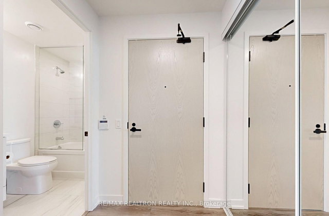 3501 - 225 Commerce Street