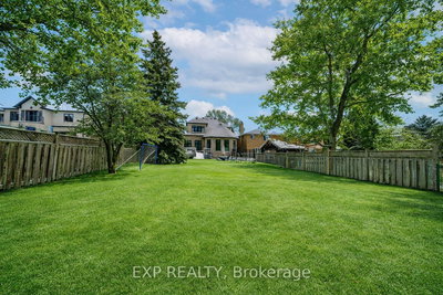 58 Spruce Avenue, Richmond Hill, Ontario image-0-2