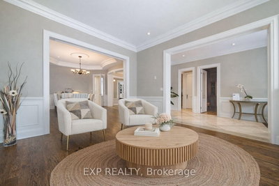 58 Spruce Avenue, Richmond Hill, Ontario image-0-4