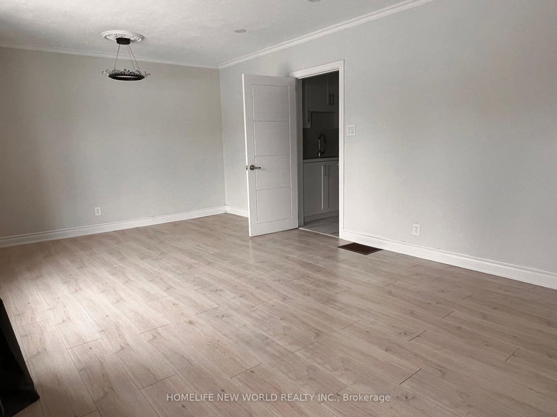 Main - 98 Thornton Ave, Bradford West Gwillimbury, L3Z 1N4 | Image 2